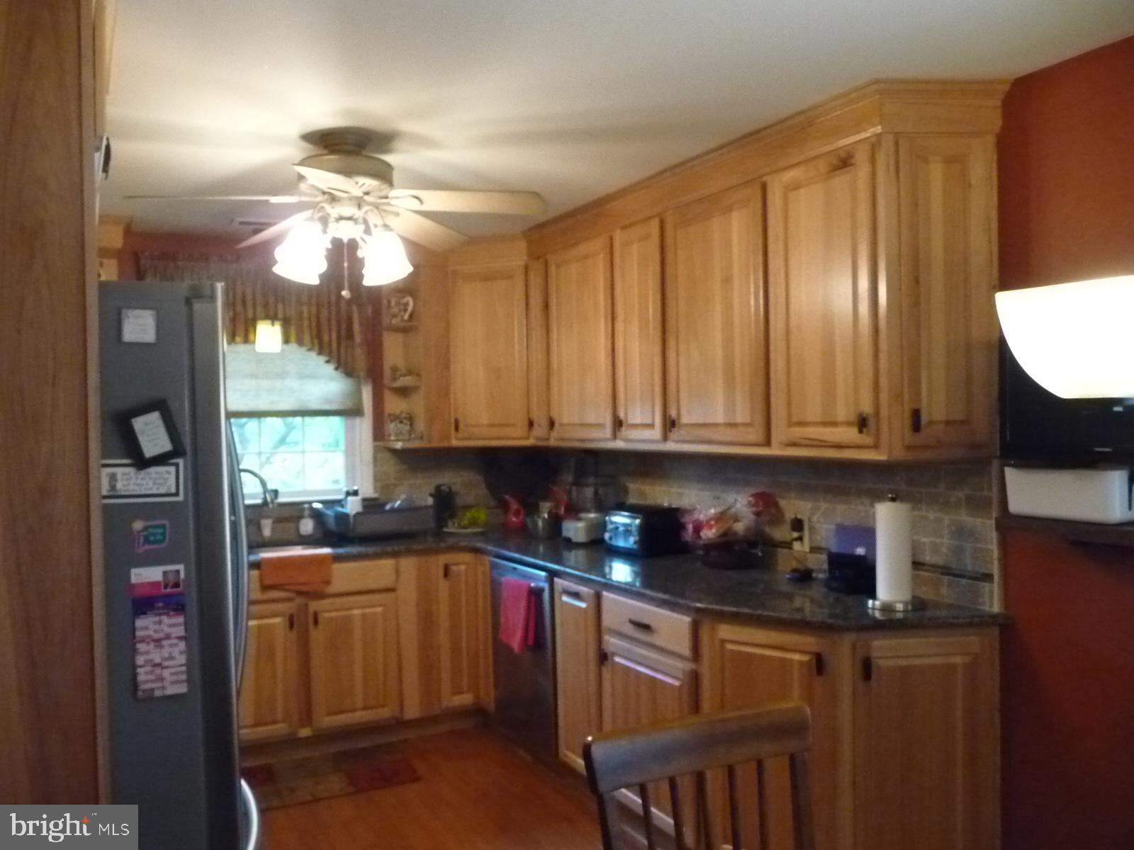 8995 Springview Road Philadelphia, PA 19115 - Photo 2 of 33
