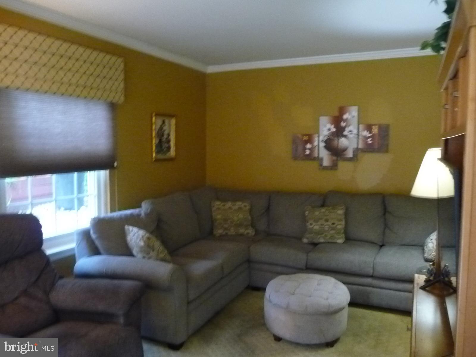 8995 Springview Road Philadelphia, PA 19115 - Photo 5 of 33