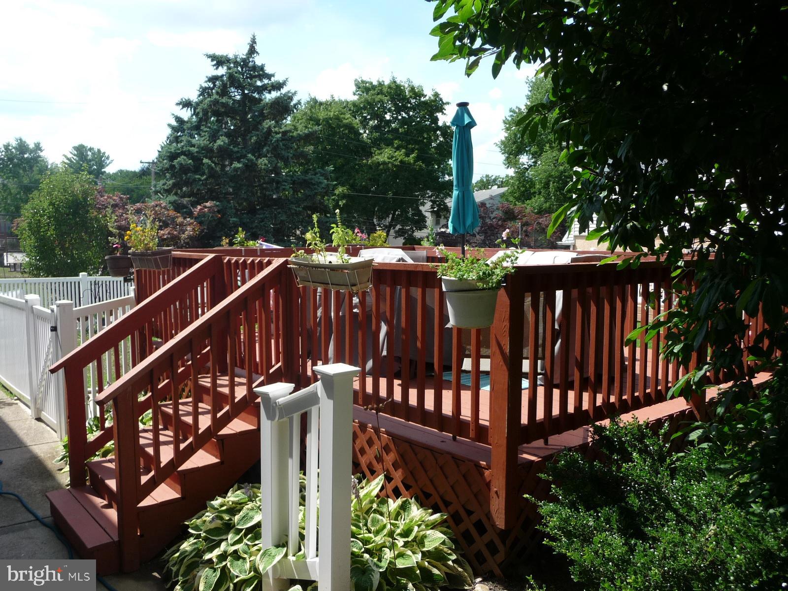 8995 Springview Road Philadelphia, PA 19115 - Photo 8 of 33