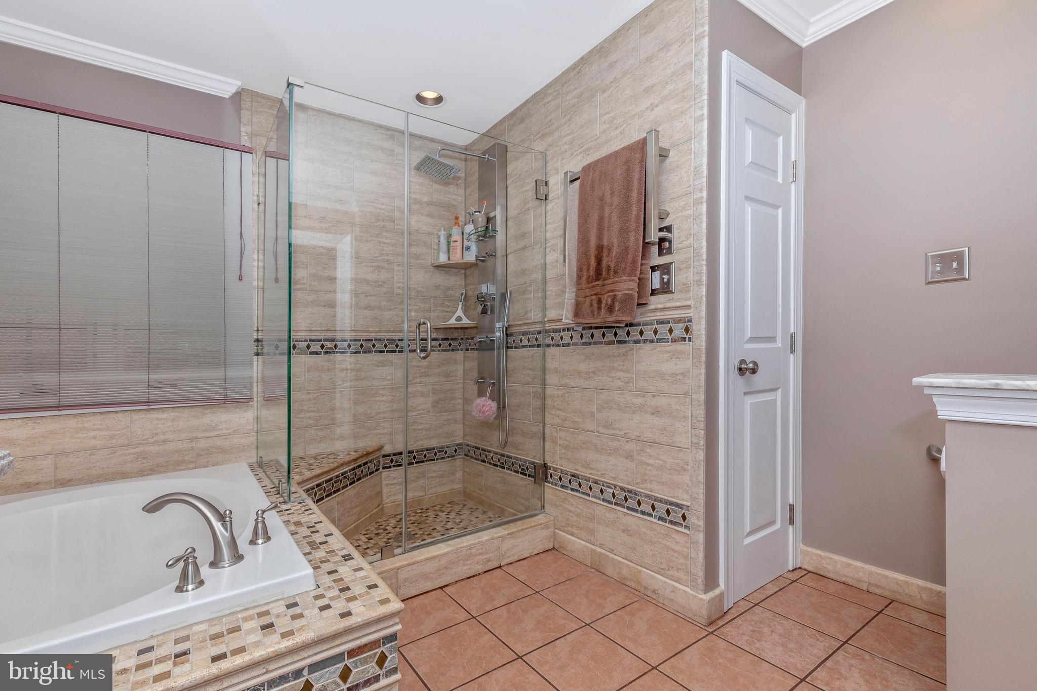 19834 Falling Spring Court Gaithersburg, MD 20882 - Photo 39 of 68 Owners bath fully upgraded