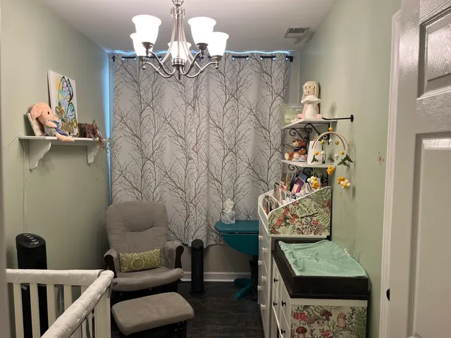 $497,000 | 945 West Agatite Avenue, Unit 2, Chicago, IL 60640