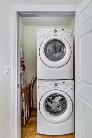 $497,000 | 945 West Agatite Avenue, Unit 2, Chicago, IL 60640