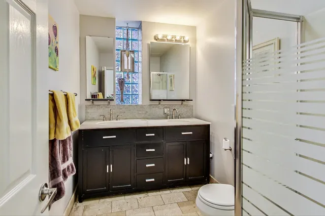 $497,000 | 945 West Agatite Avenue, Unit 2, Chicago, IL 60640