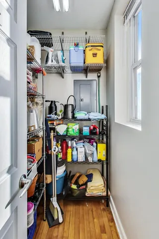 $497,000 | 945 West Agatite Avenue, Unit 2, Chicago, IL 60640