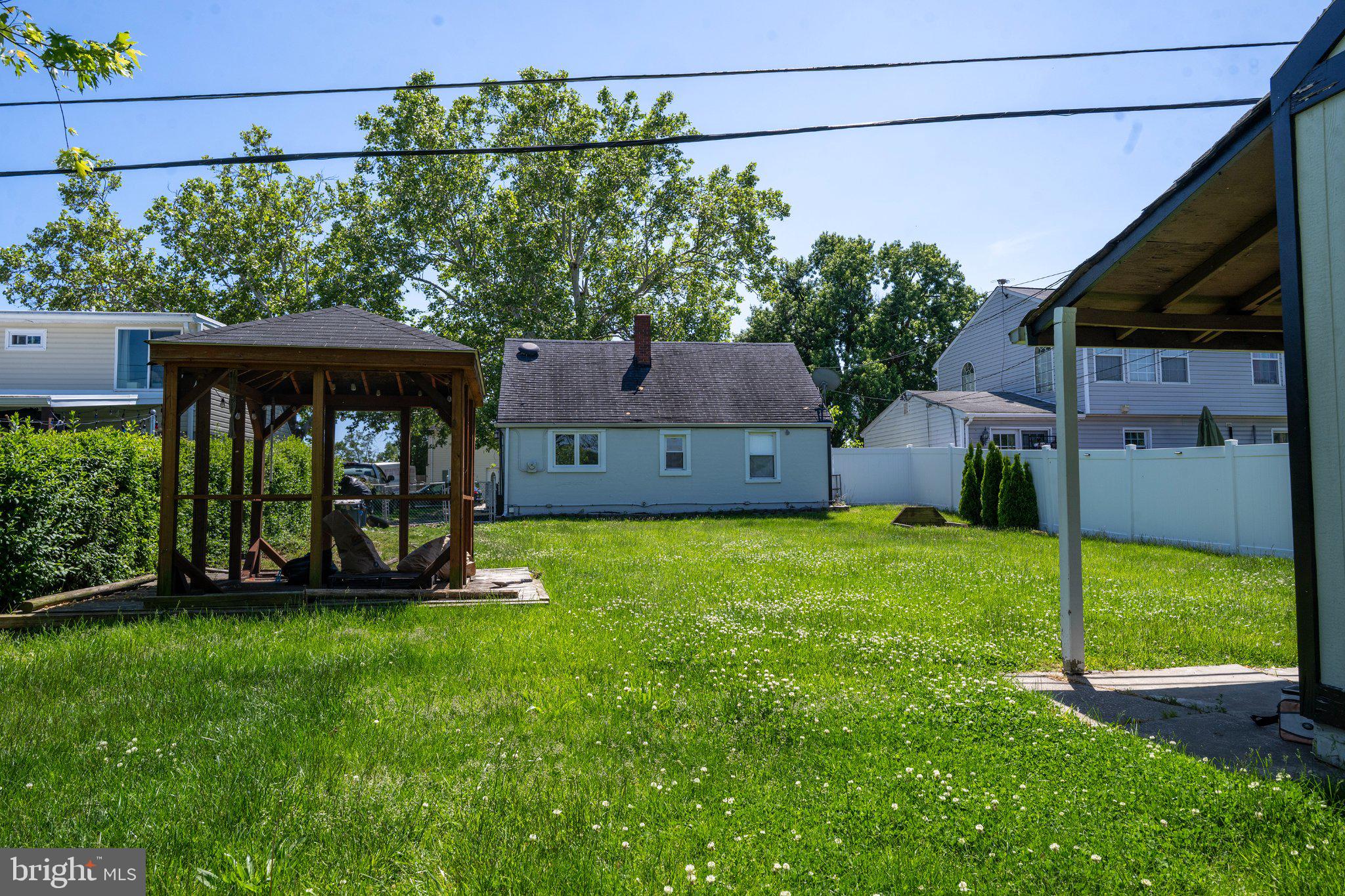 7711 Fairgreen Road Dundalk, MD 21222 - Photo 4 of 18 Spacious backyard oasis awaits you!