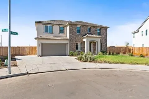 $749,000 | 2027 North Bliss Avenue, Fresno, CA 93727