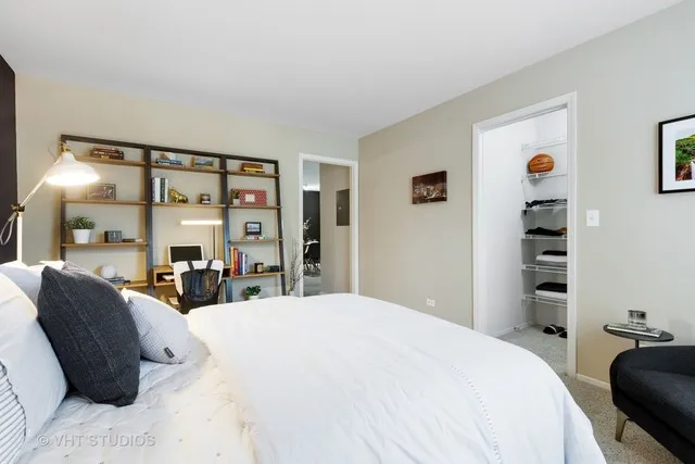 $2,431 | 92 Aster Drive, Unit 2114, Schaumburg, IL 60173