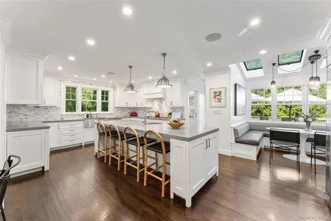 $3,295,000 | 12 Kolbert Drive, Scarsdale, NY 10583