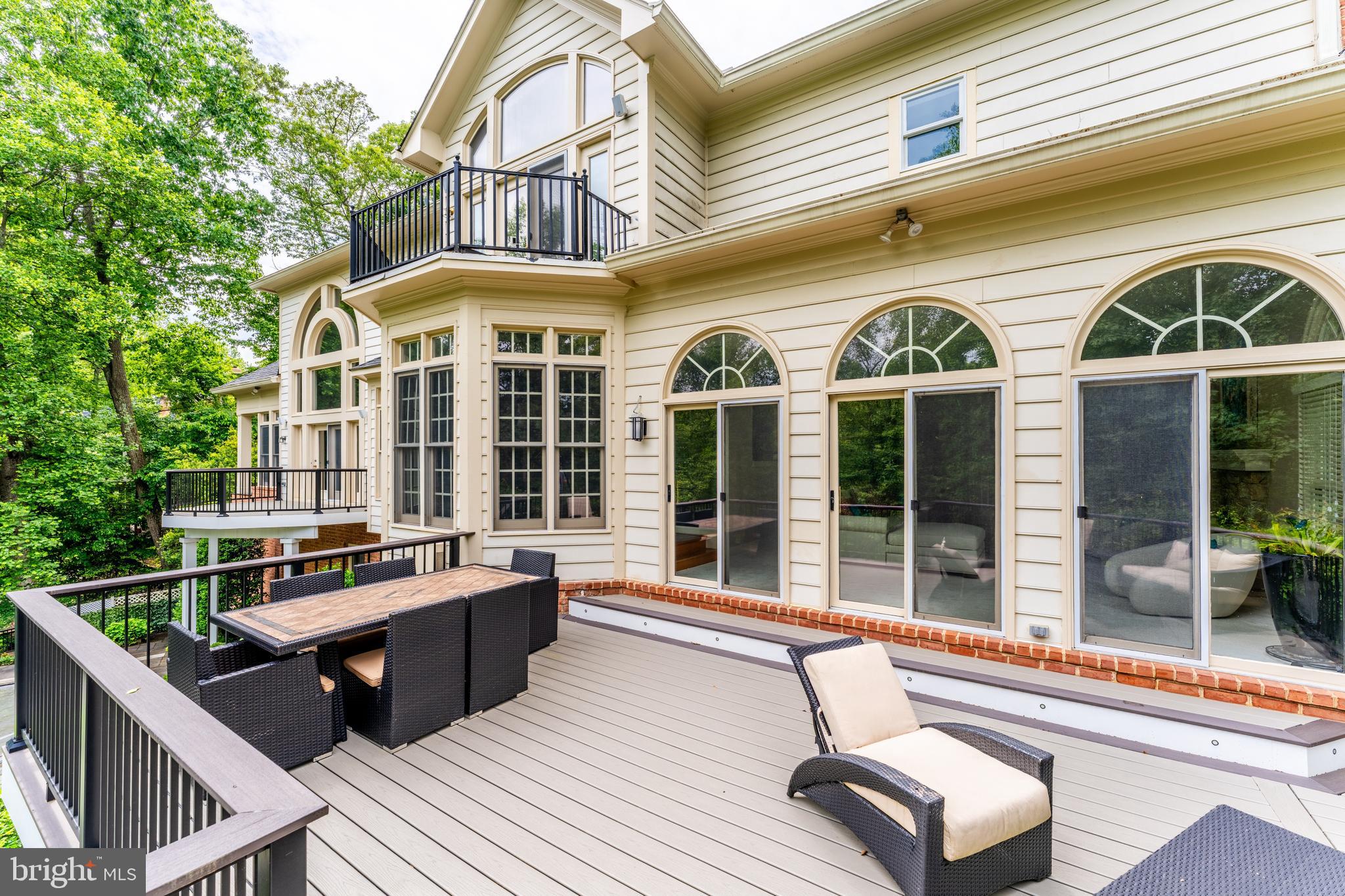 891 Chinquapin Road McLean, VA 22102 - Photo 3 of 8