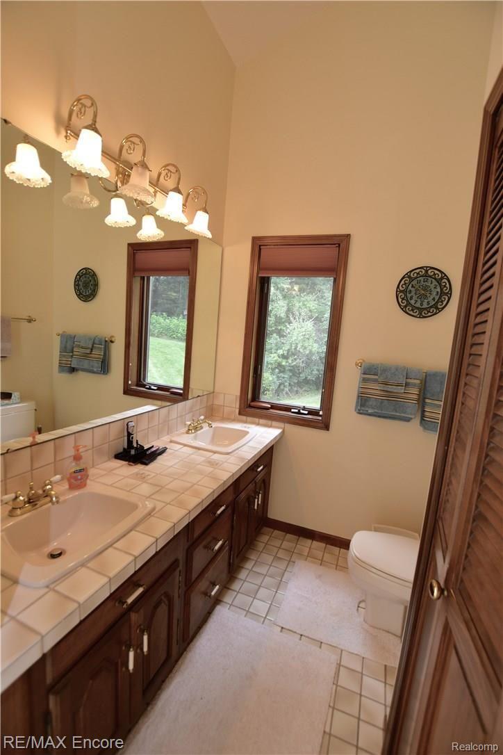 940 South Van Road Holly, MI 48442 - Photo 29 of 55 DSC_2081.jpg
