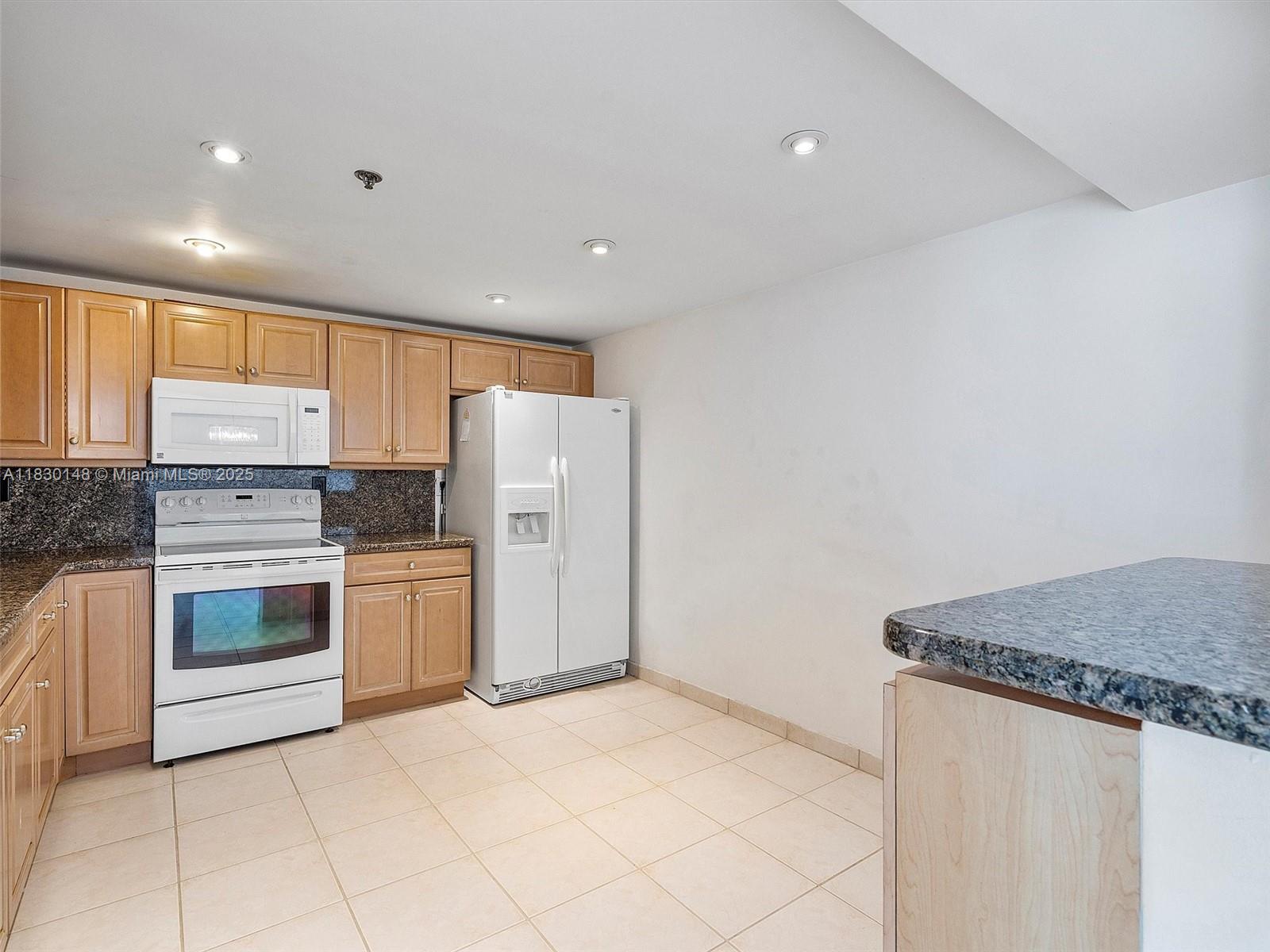 210 174th Street, Unit 2005 Sunny Isles Beach, FL 33160 - Photo 12 of 38