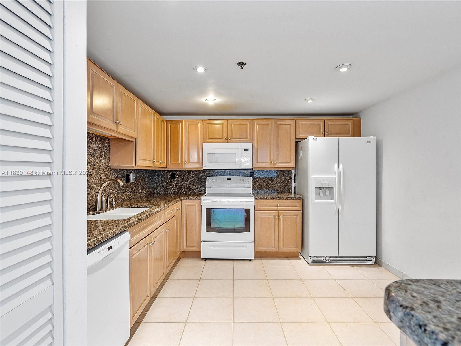 210 174th Street, Unit 2005 Sunny Isles Beach, FL 33160 - Photo 13 of 38