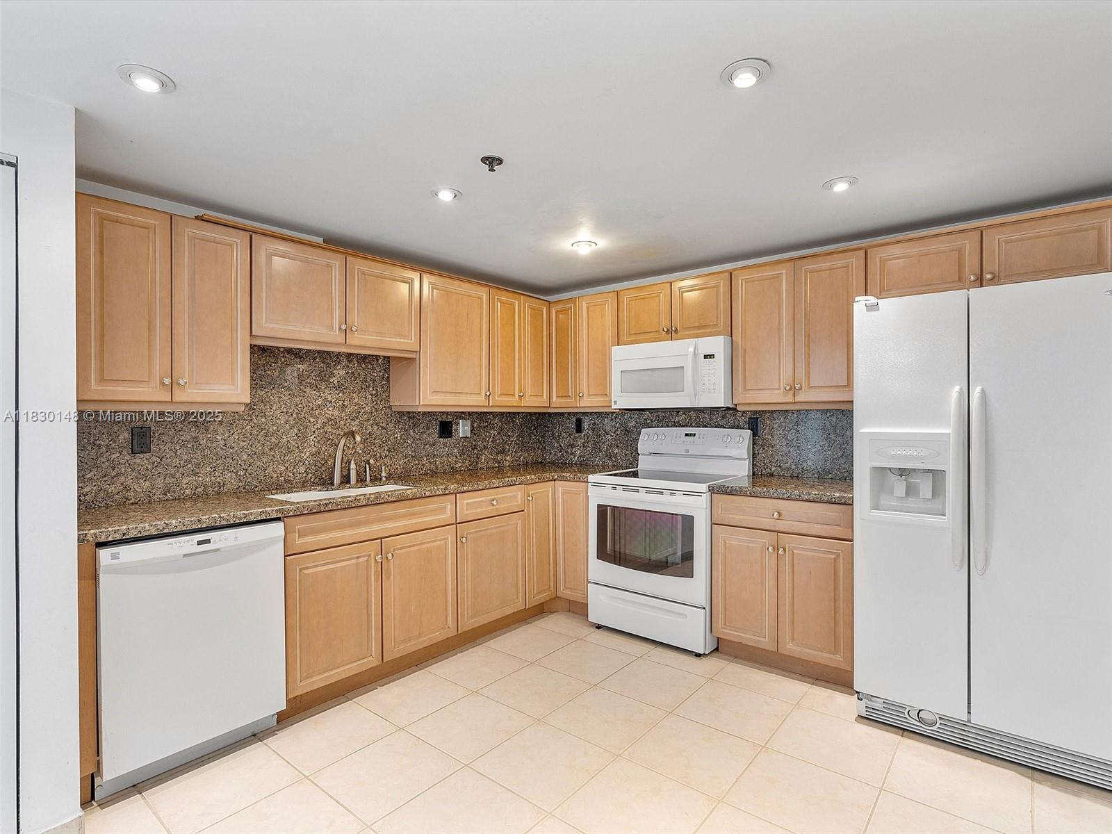 210 174th Street, Unit 2005 Sunny Isles Beach, FL 33160 - Photo 15 of 38