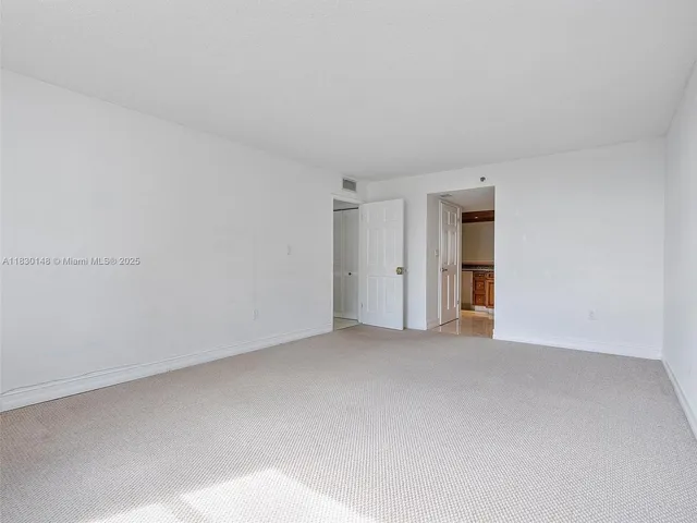 $489,000 | 210 174th Street, Unit 2005, Sunny Isles Beach, FL 33160