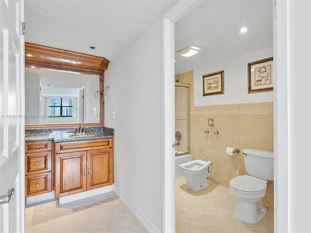 $489,000 | 210 174th Street, Unit 2005, Sunny Isles Beach, FL 33160