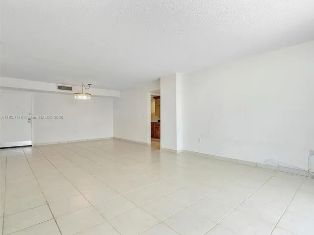 $489,000 | 210 174th Street, Unit 2005, Sunny Isles Beach, FL 33160