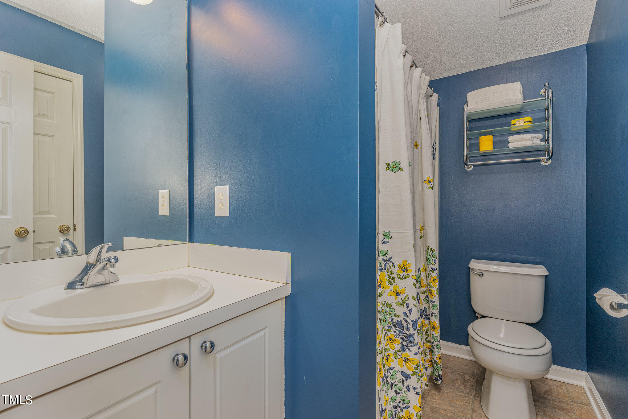 2116 Castle Pines Drive Raleigh, NC 27604 - Photo 10 of 20 012_dsc00065-edit