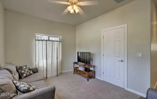 $2,900 | 210 West Cedar Avenue, Flagstaff, AZ 86001