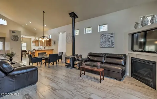 $2,900 | 210 West Cedar Avenue, Flagstaff, AZ 86001