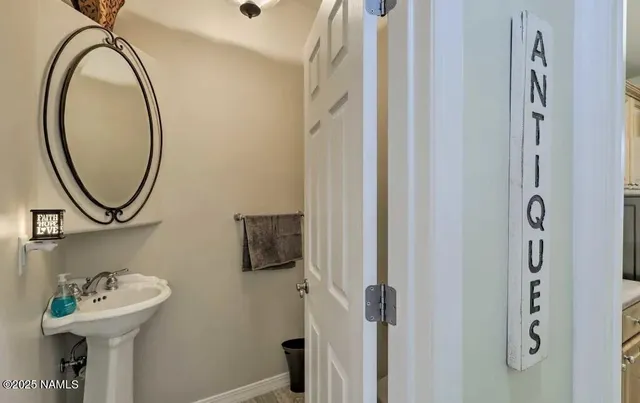 $2,900 | 210 West Cedar Avenue, Flagstaff, AZ 86001