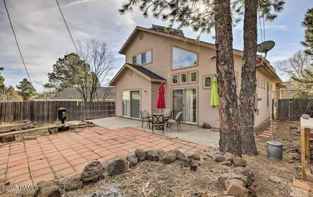 $2,900 | 210 West Cedar Avenue, Flagstaff, AZ 86001