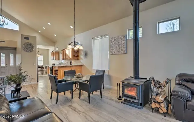 $2,900 | 210 West Cedar Avenue, Flagstaff, AZ 86001