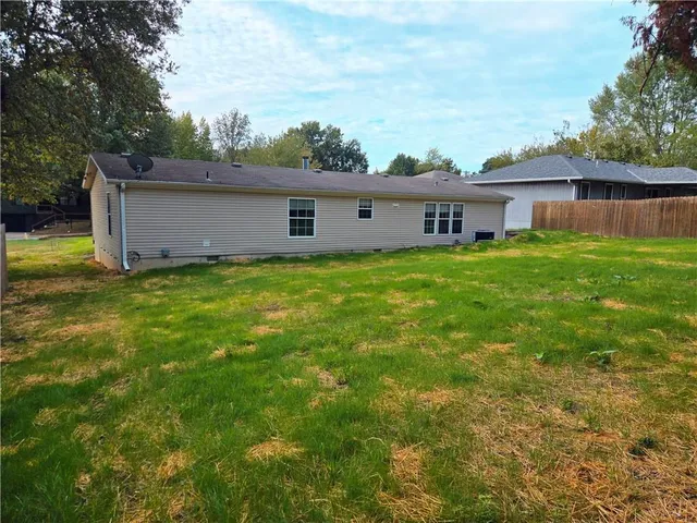 $265,000 | 9 Southeast 190 Road, Warrensburg, MO 64093