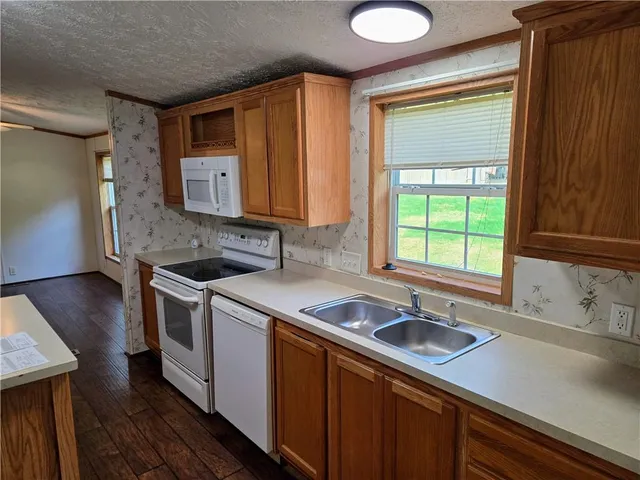 $265,000 | 9 Southeast 190 Road, Warrensburg, MO 64093