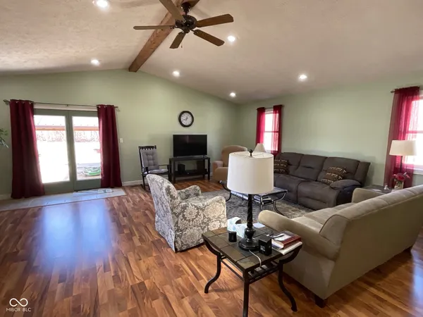 $269,900 | 7017 South 3rd Street, Hillsdale, IN 47854