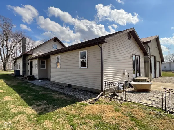 $269,900 | 7017 South 3rd Street, Hillsdale, IN 47854