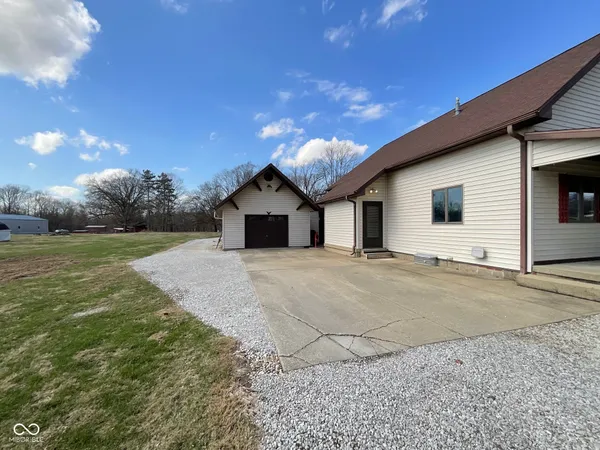 $269,900 | 7017 South 3rd Street, Hillsdale, IN 47854