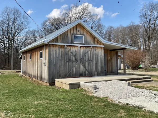 $269,900 | 7017 South 3rd Street, Hillsdale, IN 47854