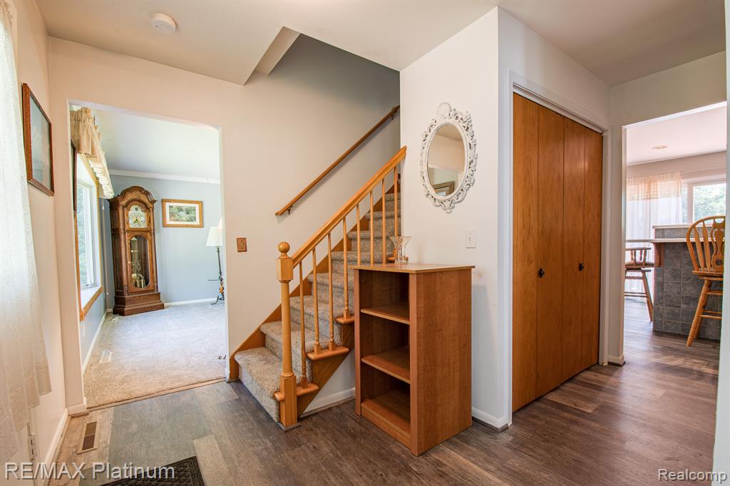 5417 Lobdell Road Fenton, MI 48430 - Photo 11 of 51
