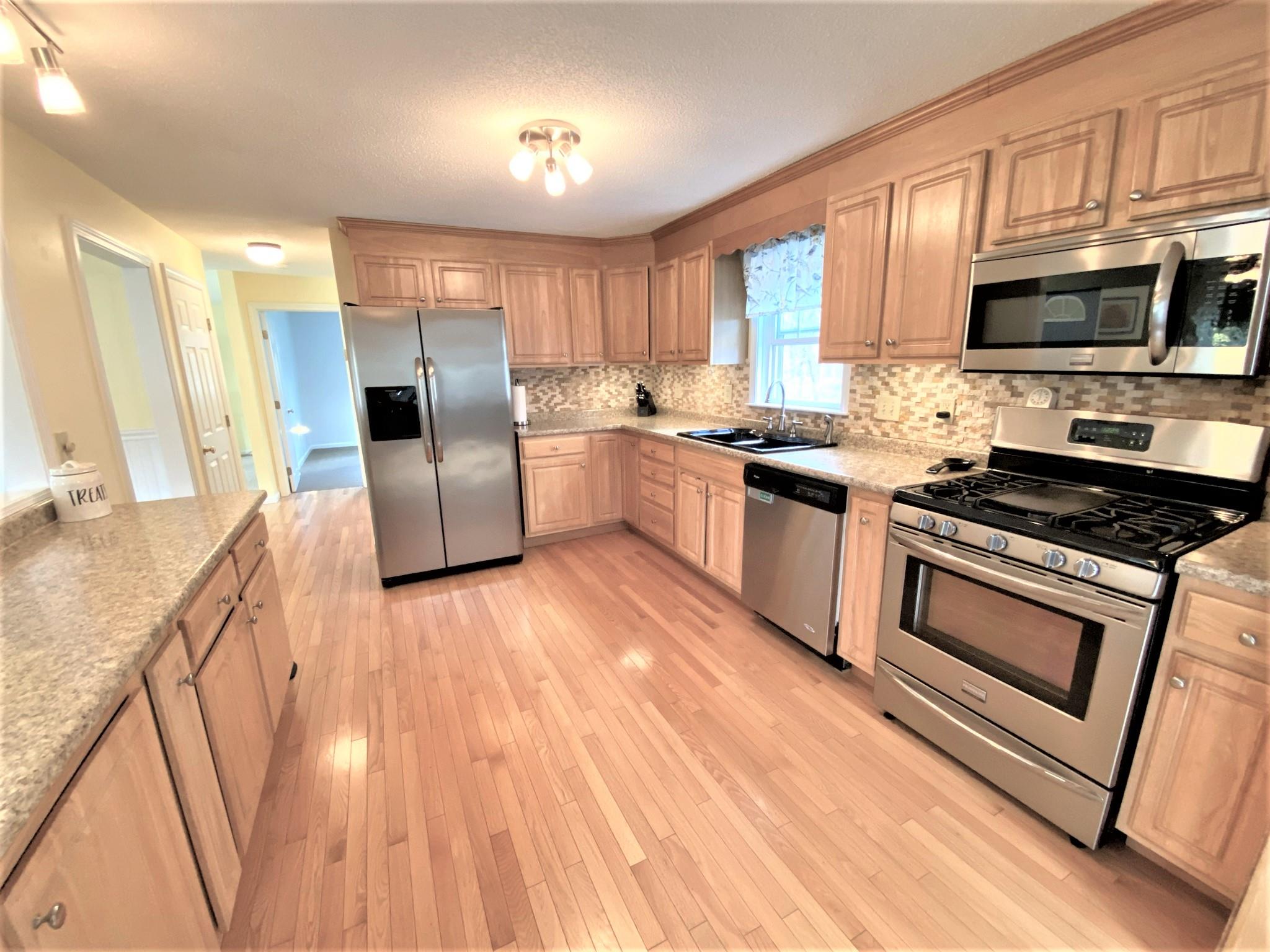 5 Erla Road Merrimack, NH 03054 - Photo 6 of 40