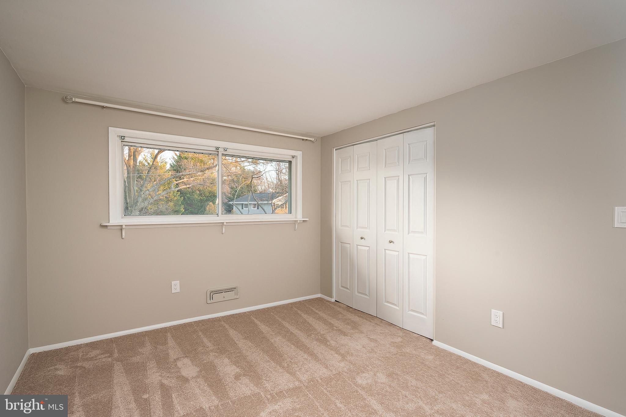 709 Pin Oak Road Severna Park, MD 21146 - Photo 22 of 34 Bedroom 3 (alt view)