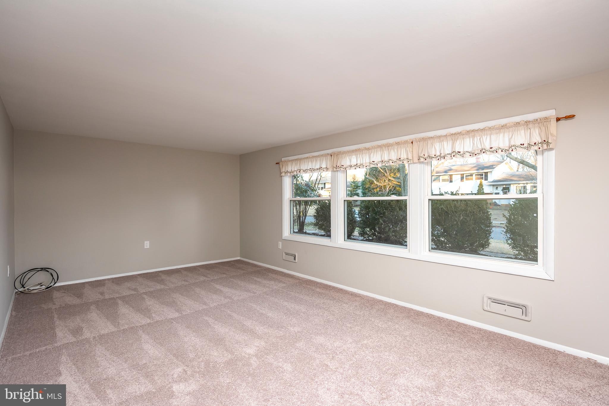 709 Pin Oak Road Severna Park, MD 21146 - Photo 23 of 34 Family Room