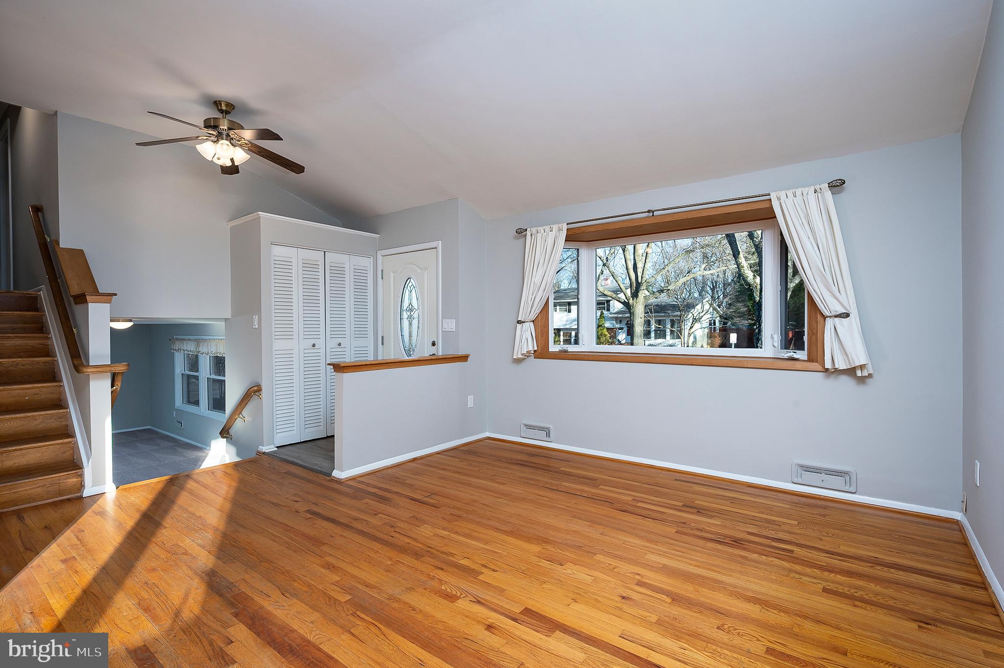 709 Pin Oak Road Severna Park, MD 21146 - Photo 6 of 34 Living Room