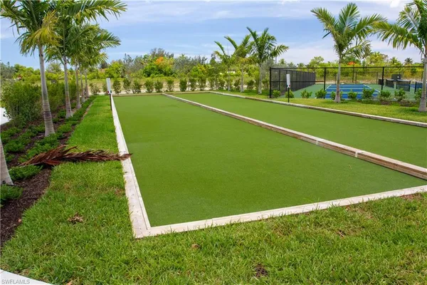 a view of a tennis court