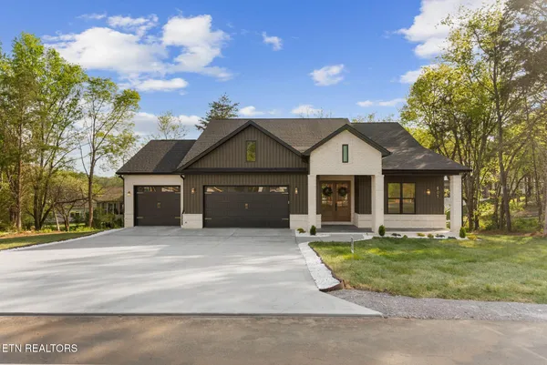 $765,000 | 501 Dudala Circle, Loudon, TN 37774