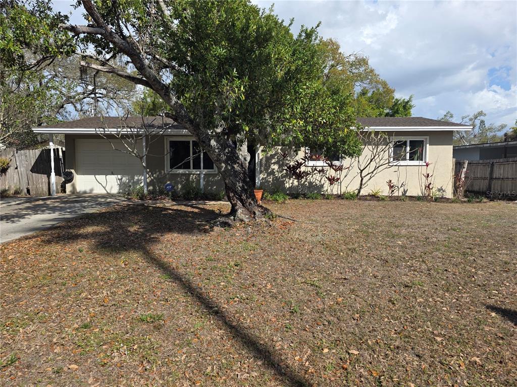 1015 Rhodes Avenue Sarasota, FL 34237 - Photo 2 of 17 Gallery Image 2