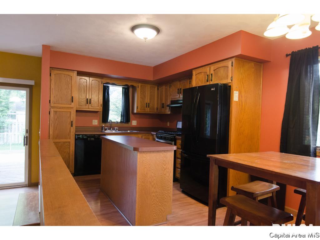 33 Hollybrook Drive Springfield, IL 62702 - Photo 7 of 12 Gallery Image 7