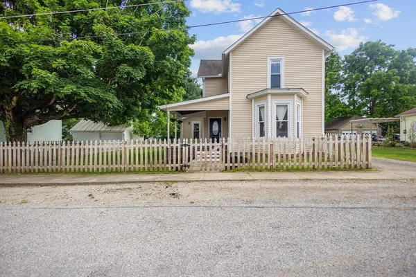 $319,900 | 37 College Street, Alexandria, OH 43001
