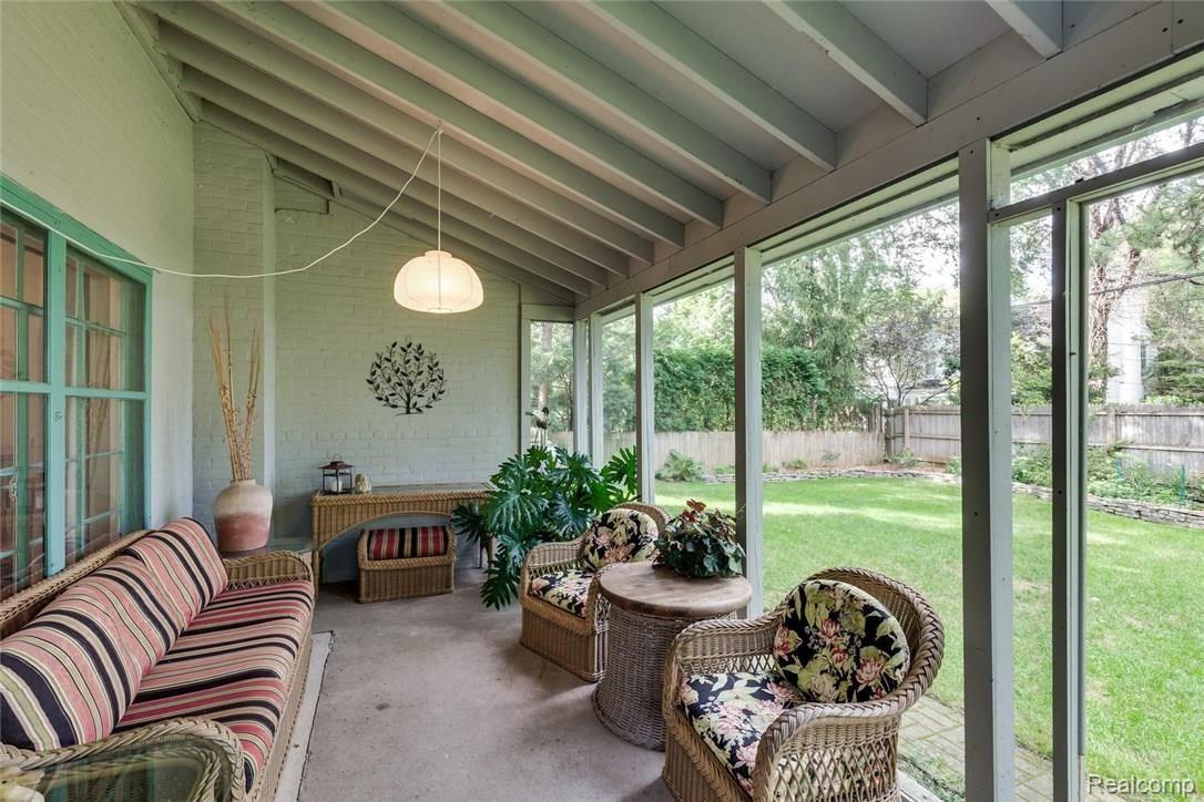70 Cambridge Road Grosse Pointe, MI 48236 - Photo 25 of 29 70 Cambridge Grosse Pointe-large-021-13-70 Cambridge021FULL-1500x1000-72dpi.jpg