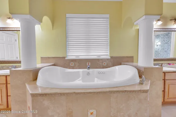 $3,200,000 | 7 Cove View Court, Cocoa Beach, FL 32931