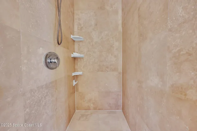 $3,200,000 | 7 Cove View Court, Cocoa Beach, FL 32931