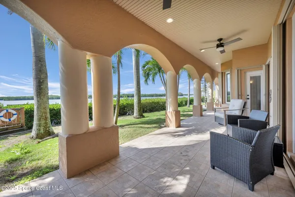 $3,200,000 | 7 Cove View Court, Cocoa Beach, FL 32931