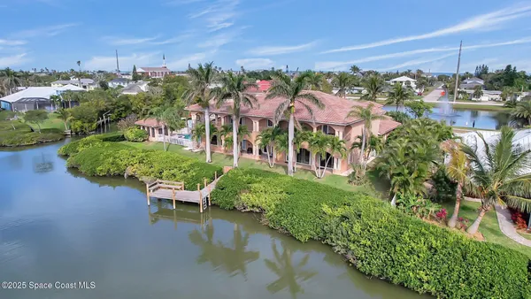 $3,200,000 | 7 Cove View Court, Cocoa Beach, FL 32931