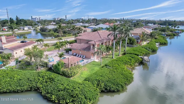 $3,200,000 | 7 Cove View Court, Cocoa Beach, FL 32931