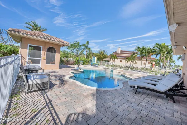 $3,200,000 | 7 Cove View Court, Cocoa Beach, FL 32931