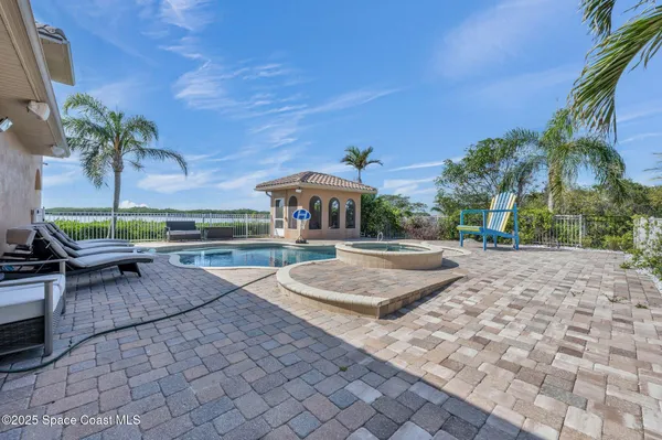 $3,200,000 | 7 Cove View Court, Cocoa Beach, FL 32931